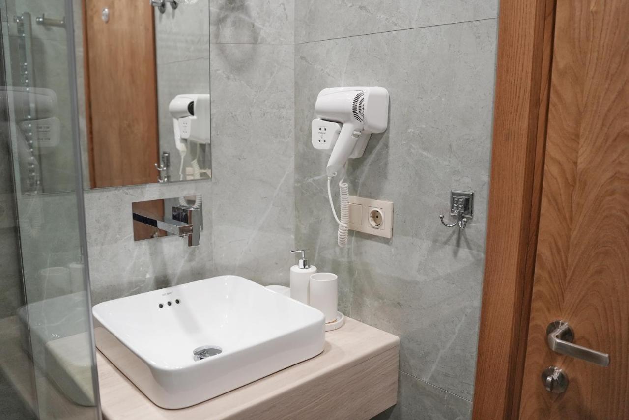 Hotel Embassy Tbilisi Eksteriør bilde